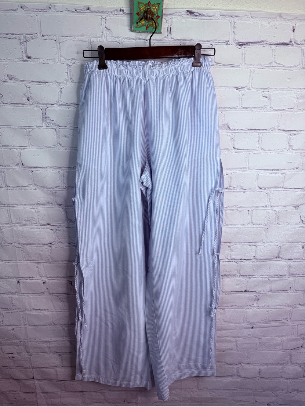 CALI 1850 Pin Striped Side Tie Coastal Pants Medium